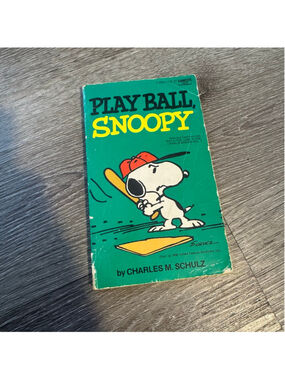 Vintage 1974 Play Ball Snoopy By Charles M. Schulz Paperback